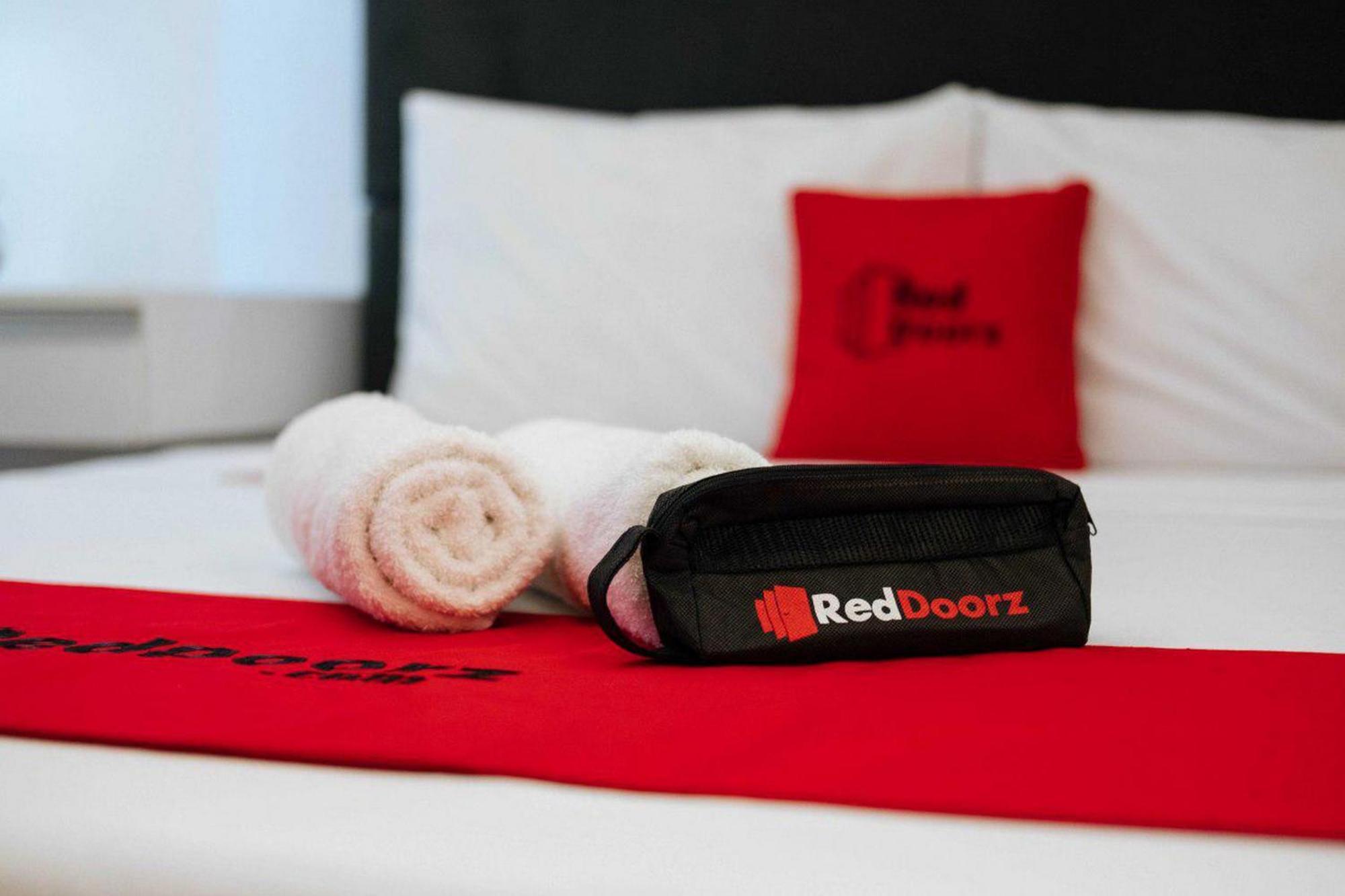 Reddoorz Near Mojokerto Train Station Hotel Eksteriør billede
